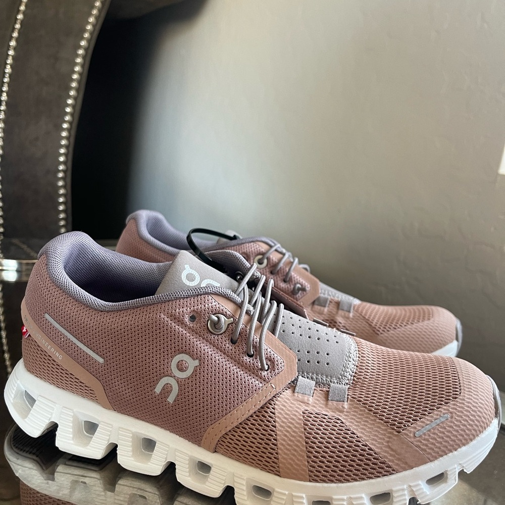 On Running Cloud Sneakers in Mauve and White
